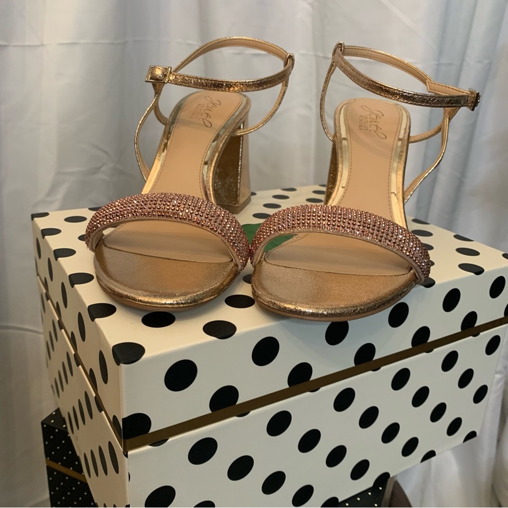 Jewel Badgley Mischka Gold Heels with Sparkling Rhinestones - Picture 2 of 12